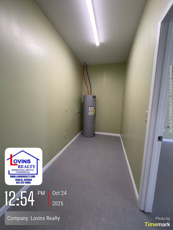 207 Mcintosh St #A2 - Photo 2 of 5