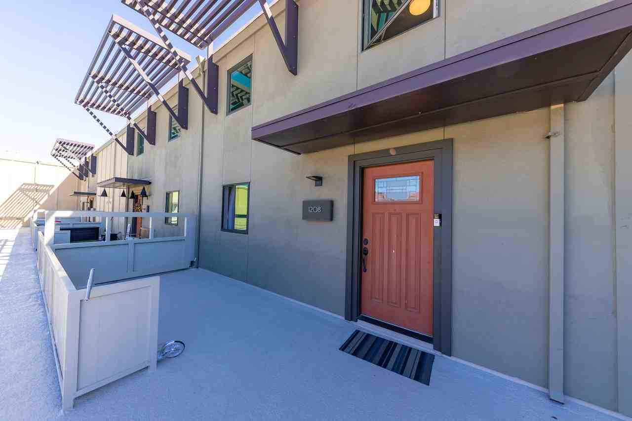 1208 Admiralty Lane #1 - Photo 3 of 36