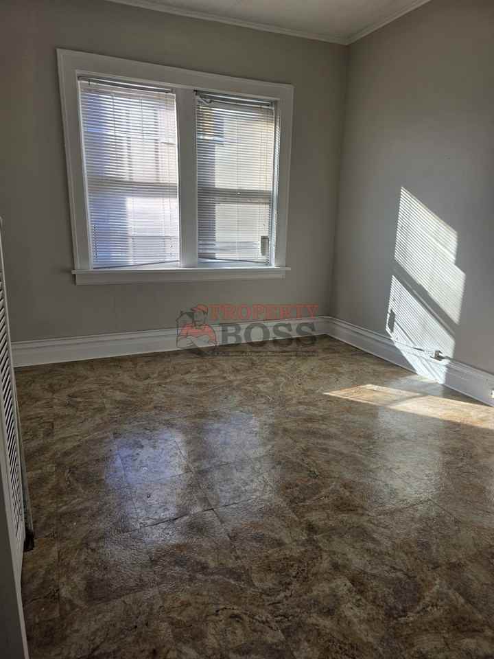 1086 Harrison Blvd #1 - Photo 3 of 6