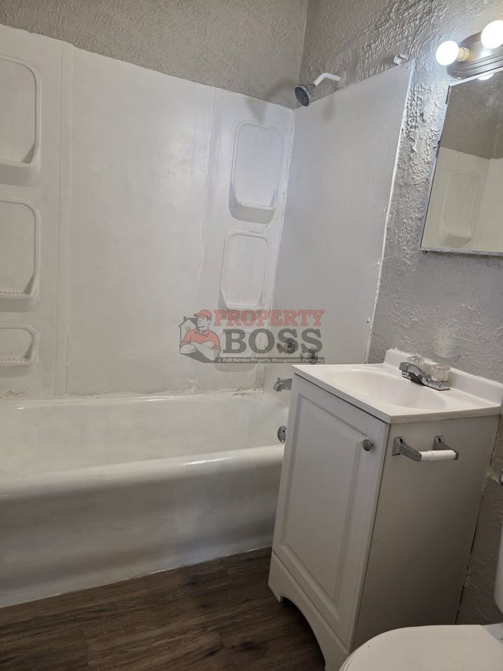 1086 Harrison Blvd #1 - Photo 5 of 6