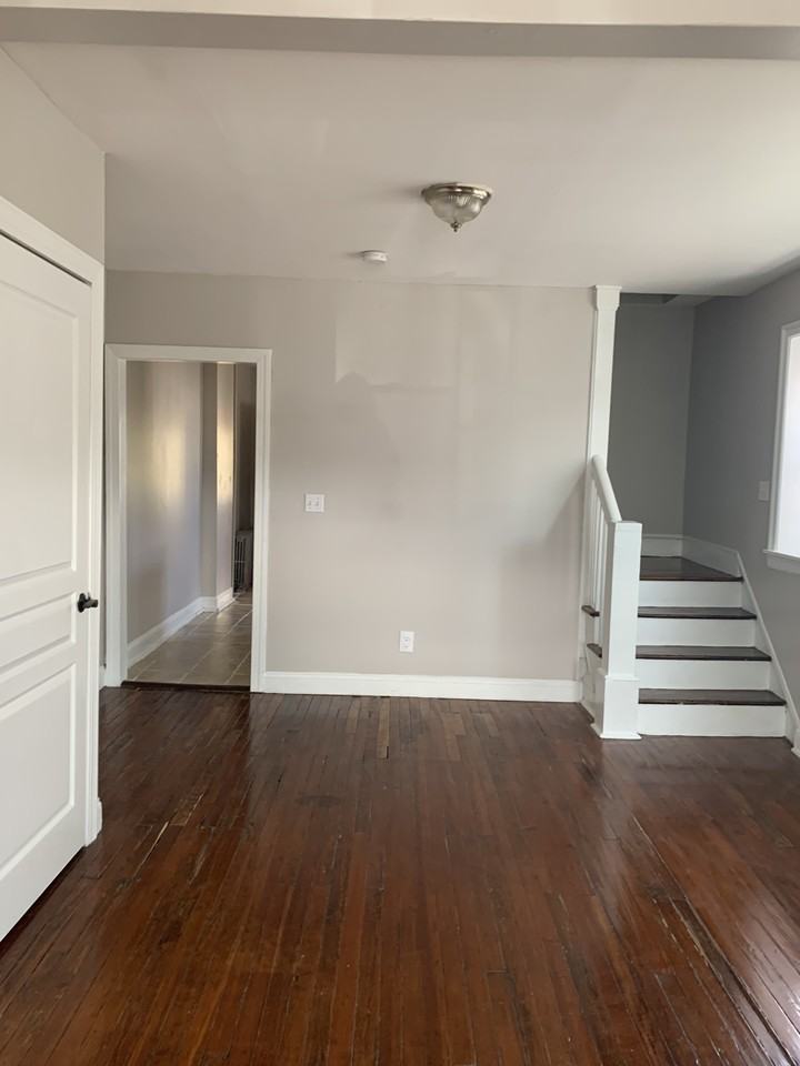 1812 Scarboro St #1 - Photo 3 of 14