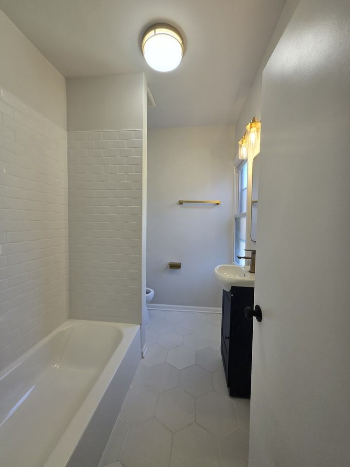 429 W 102nd Pl #1 - Photo 6 of 11