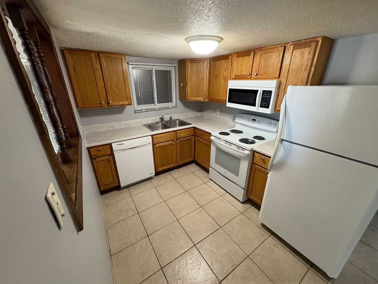 3300 Huntington - Photo 5 of 14