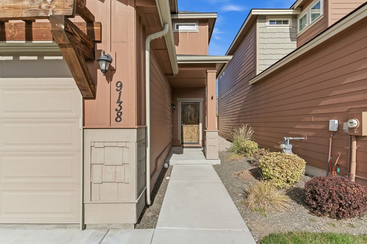 9138 West Tillamook Drive #1 - Photo 2 of 38