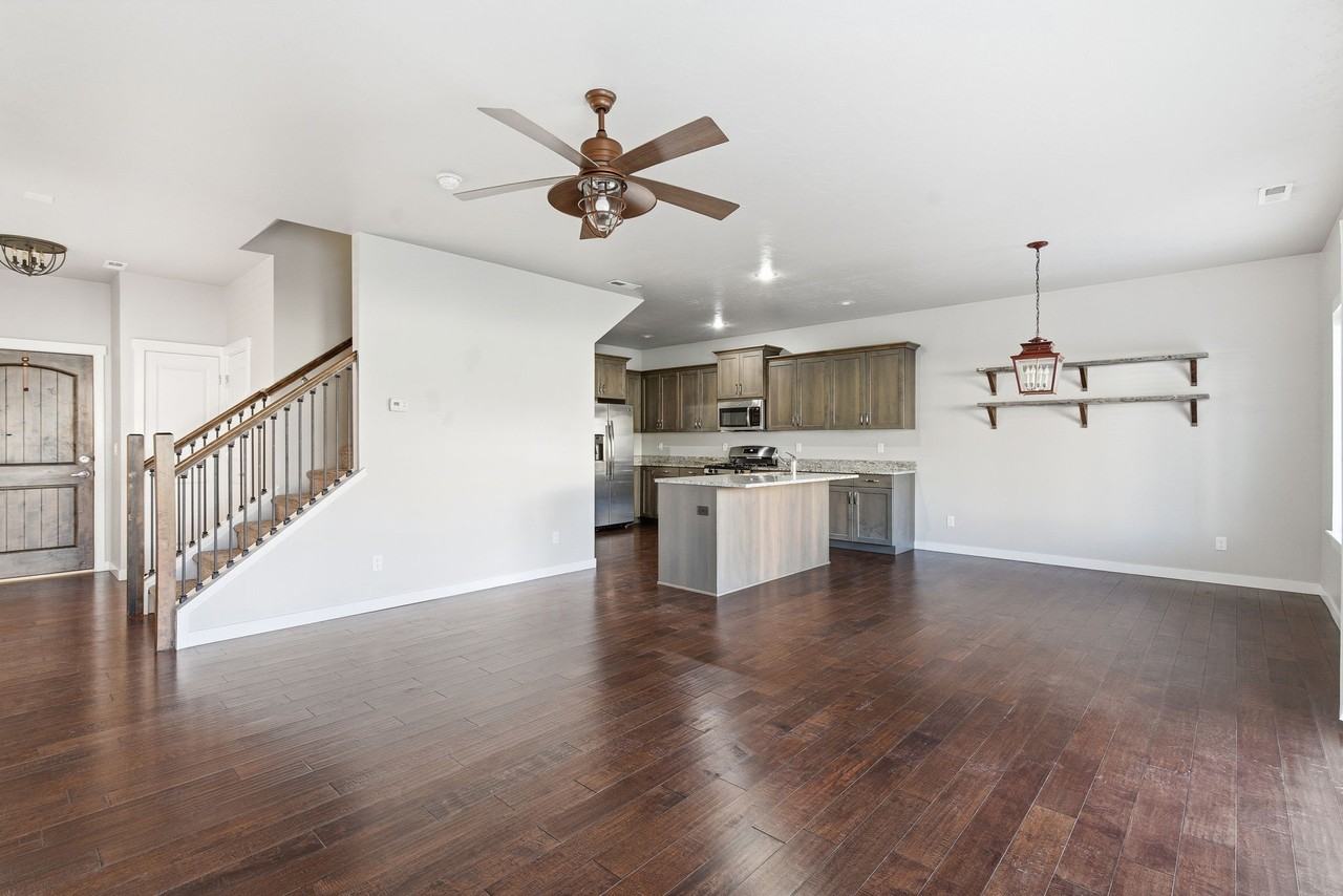 9138 West Tillamook Drive #1 - Photo 4 of 38