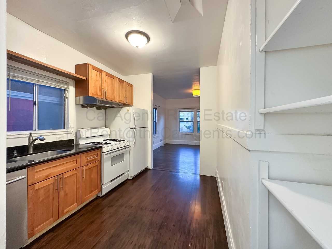 5825 Genoa St #4 - Photo 3 of 10