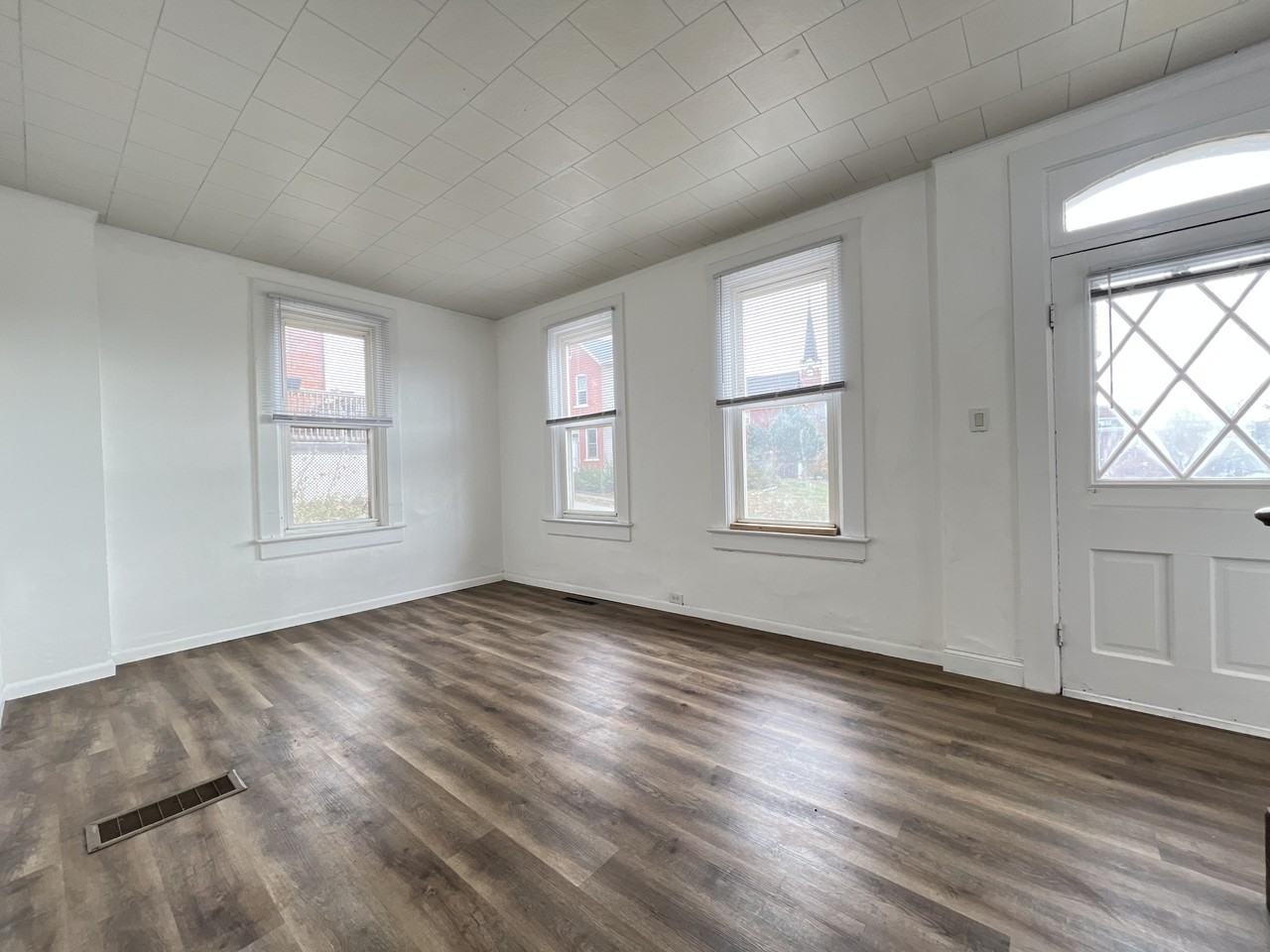 621 East 24th Street #1 - Photo 4 of 20