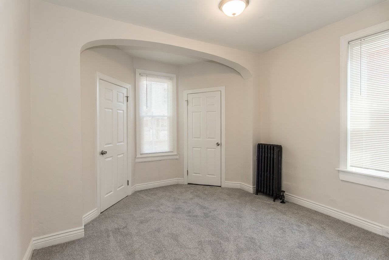 6029 West Jefferson Street #1 - Photo 3 of 21