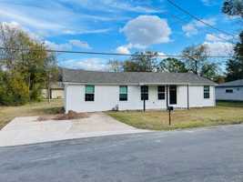 featured image of 1104 Evans Street #1