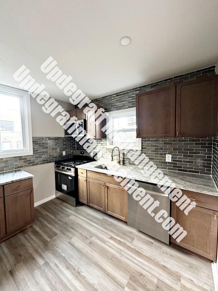 174 Milton St #1 - Photo 3 of 17