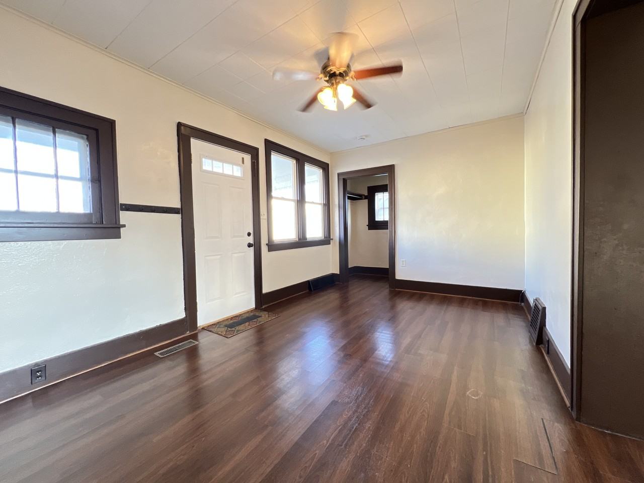 320 E 26th St #1 - Photo 3 of 12