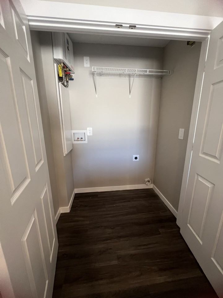 444 E Wood St #1 - Photo 3 of 10