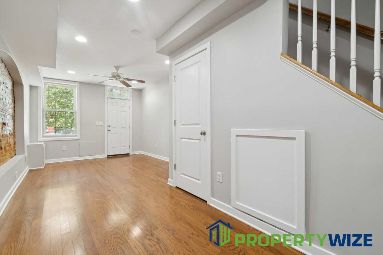 303 S Washington St #1 - Photo 5 of 21