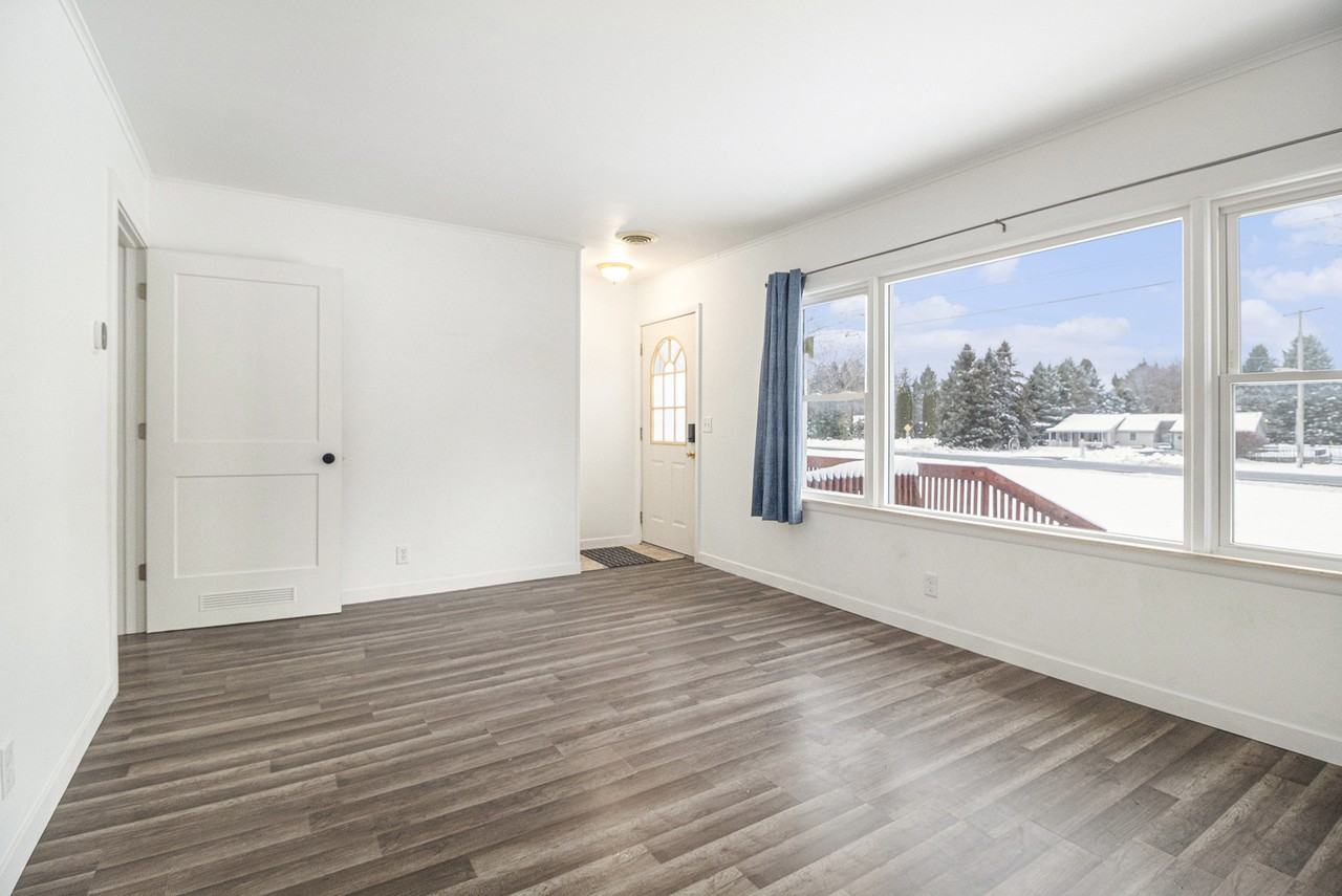 13185 E Old Us Highway 12 #1 - Photo 6 of 14