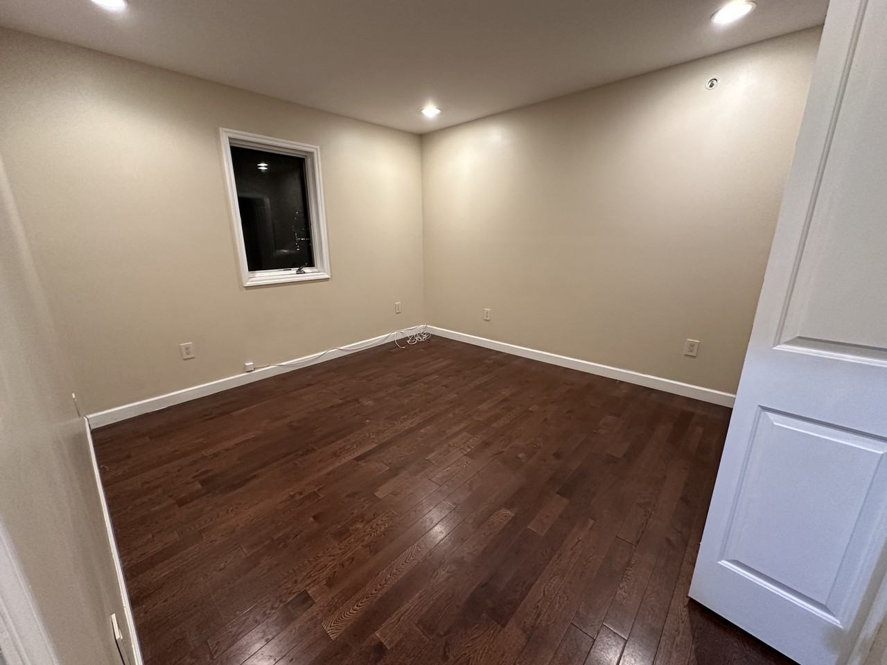 187 Old Niskayuna Rd #3 - Photo 4 of 8