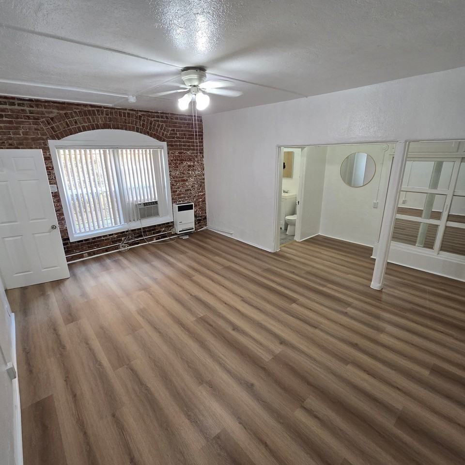 1848 North Gramercy Place #106 - Photo 2 of 7