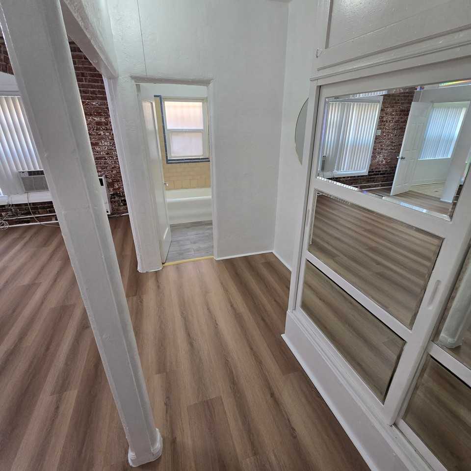 1848 North Gramercy Place #106 - Photo 3 of 7