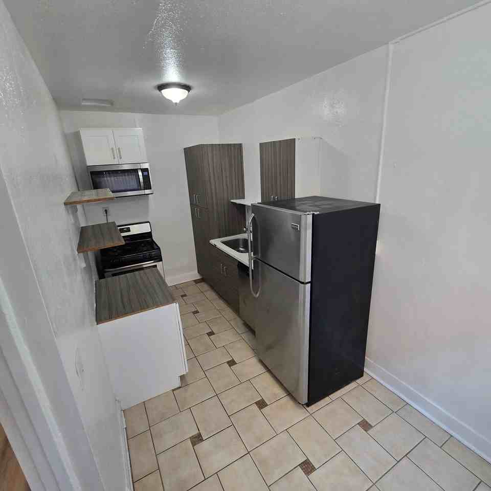 1848 North Gramercy Place #106 - Photo 6 of 7