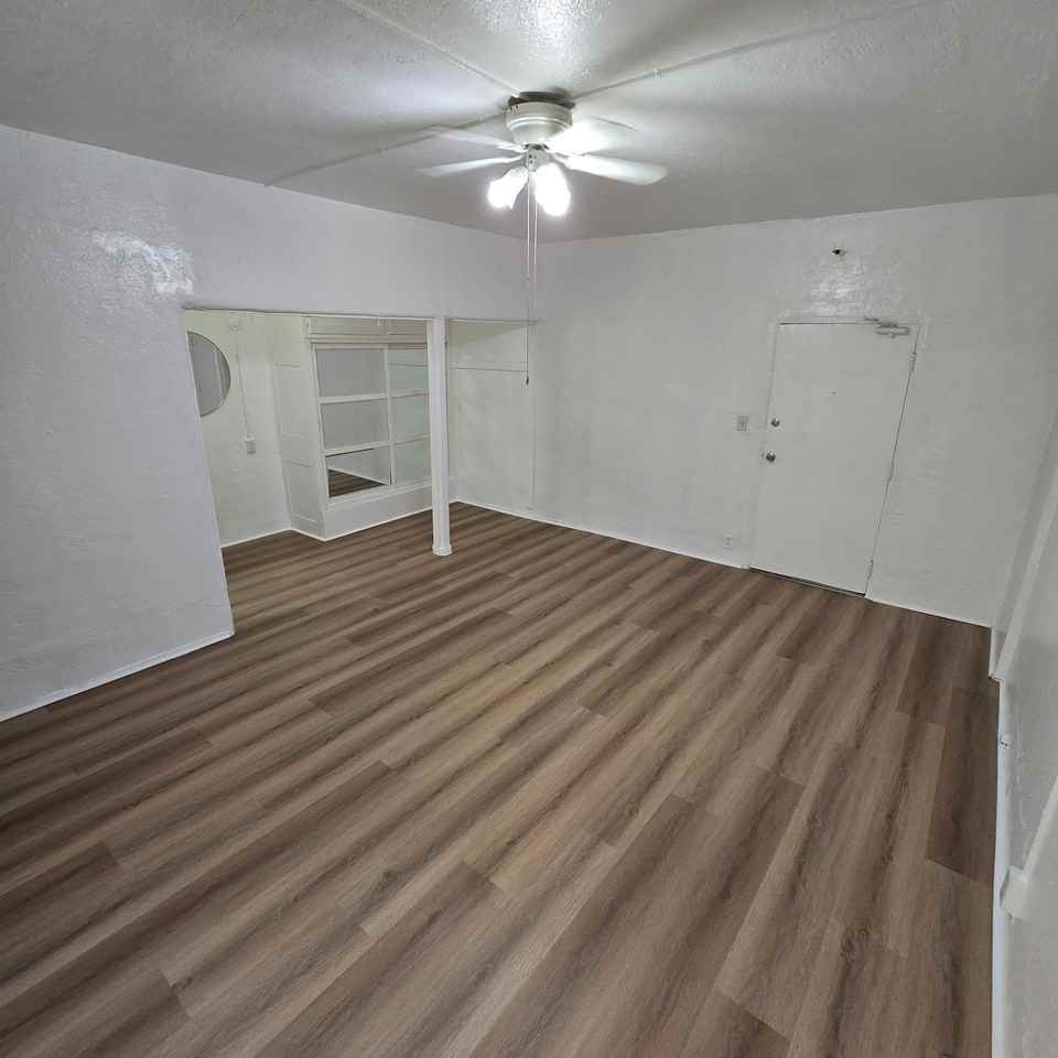 1848 North Gramercy Place #106 - Photo 7 of 7