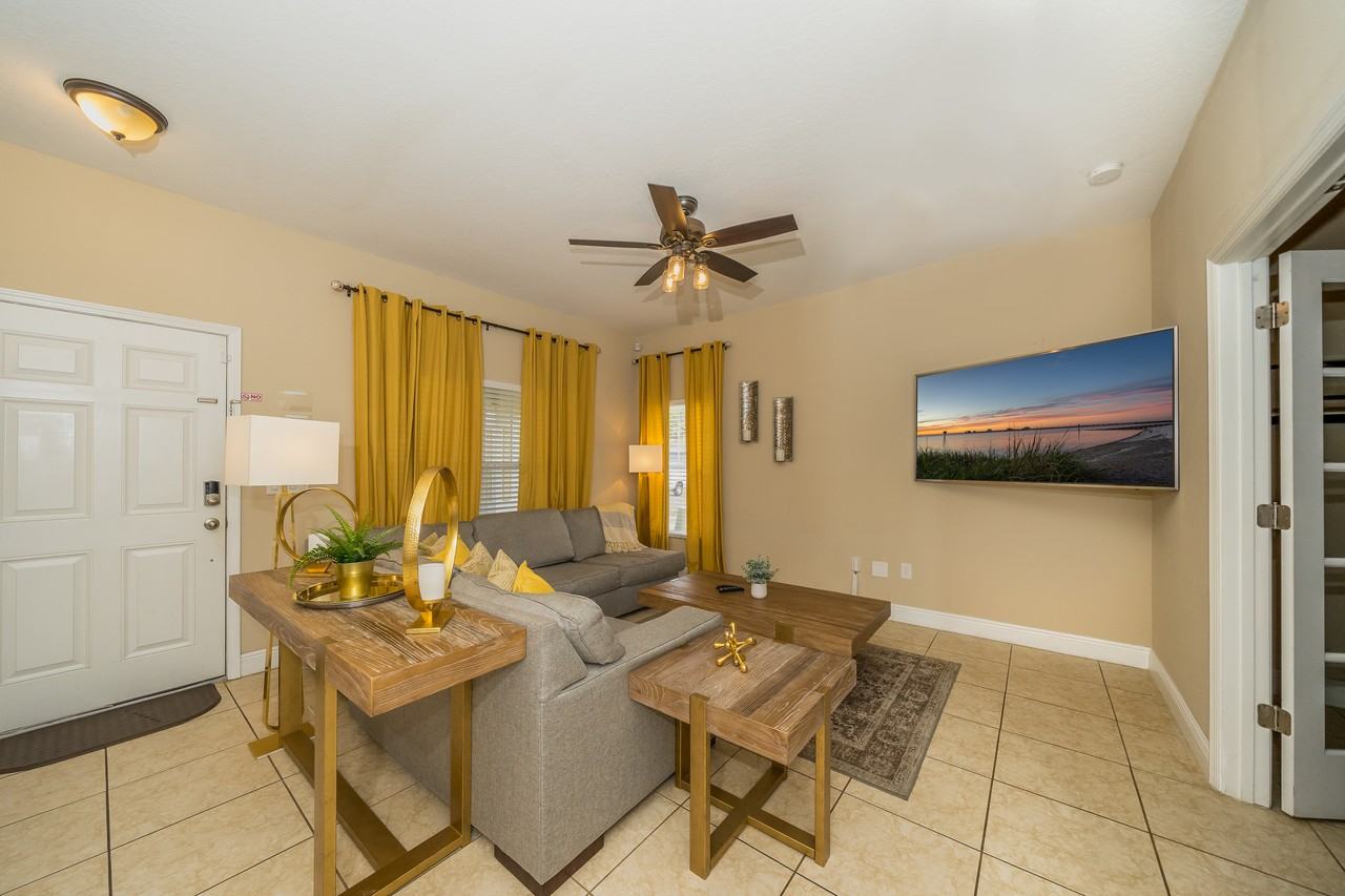 205 East Kirby Street #1 - Photo 2 of 29