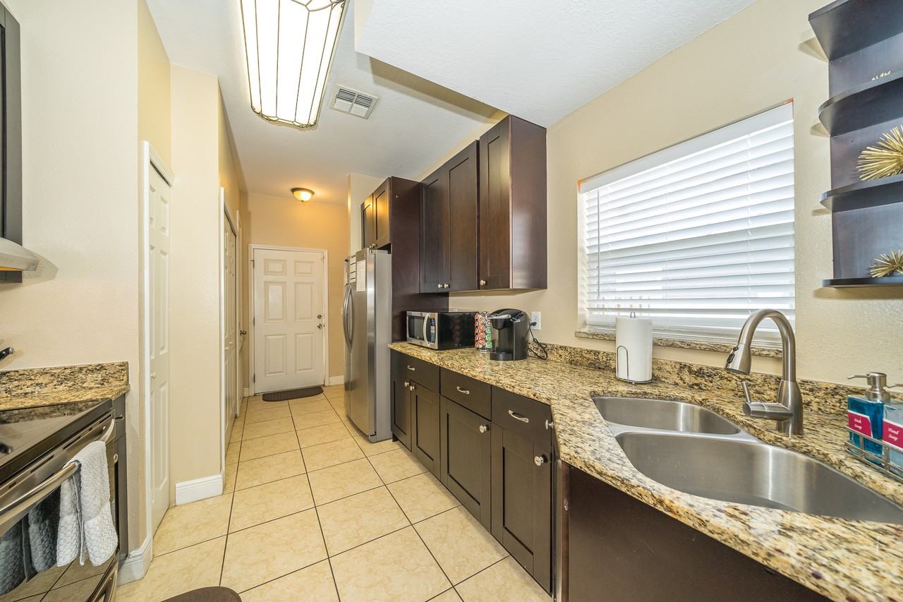 205 East Kirby Street #1 - Photo 6 of 29