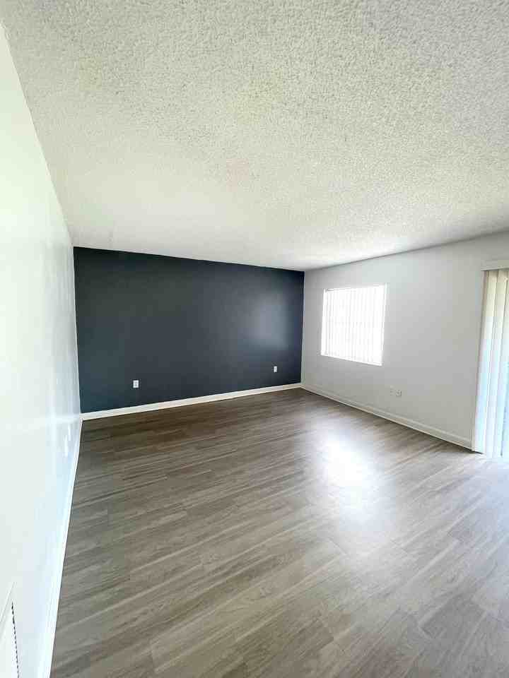 2565 N Alafaya Trl #1 - Photo 4 of 17