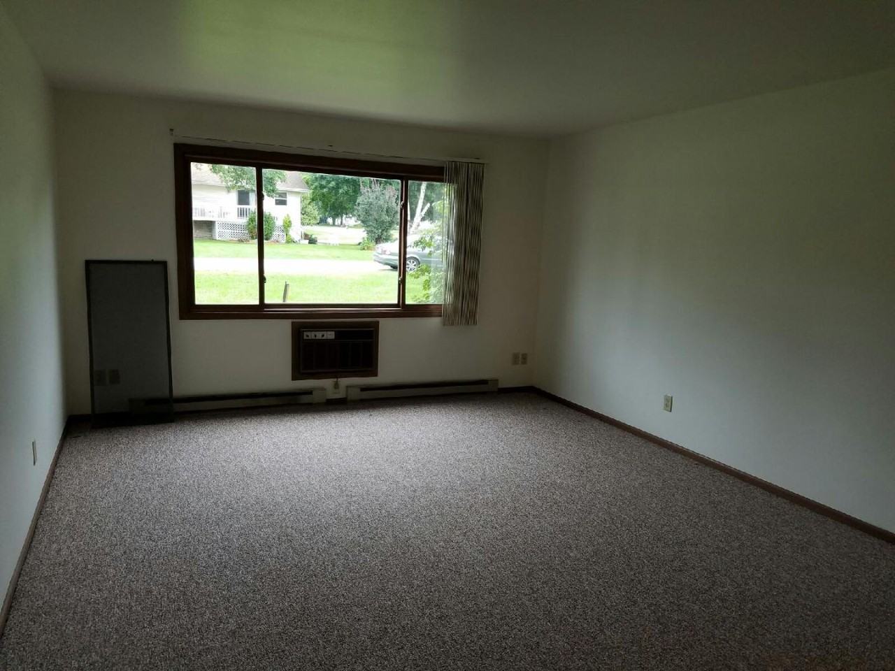 1143 Lewellen St #1 - Photo 3 of 6