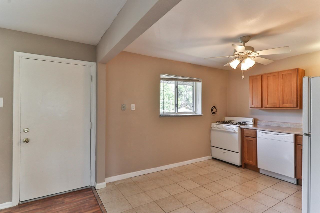 471 S Holmes Ave #C - Photo 5 of 13