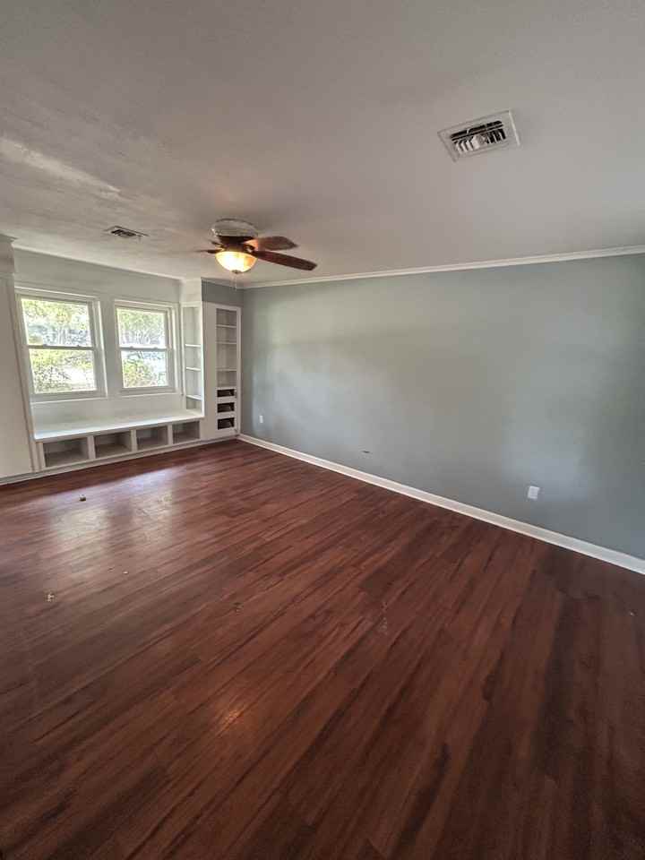 1203 Caroline Dr - Photo 2 of 14