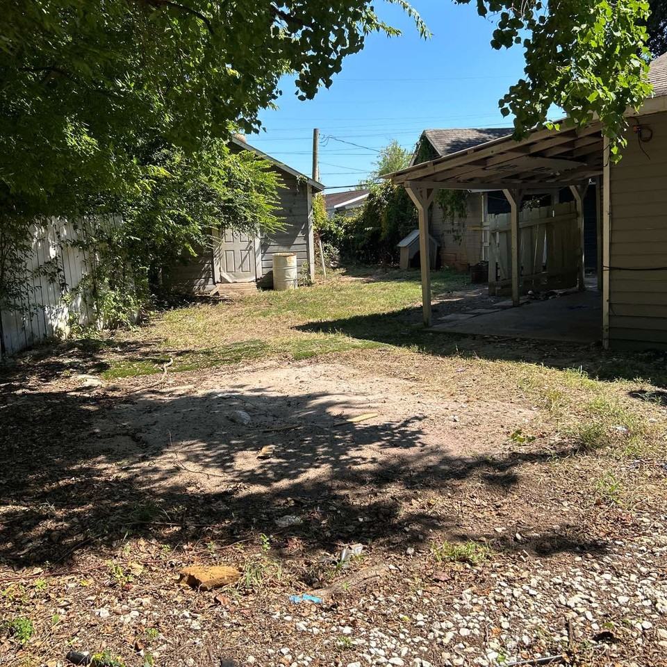 2802 Hood Drive - Photo 3 of 16