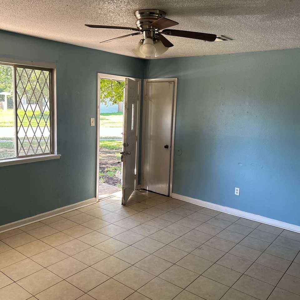 2802 Hood Drive - Photo 4 of 16