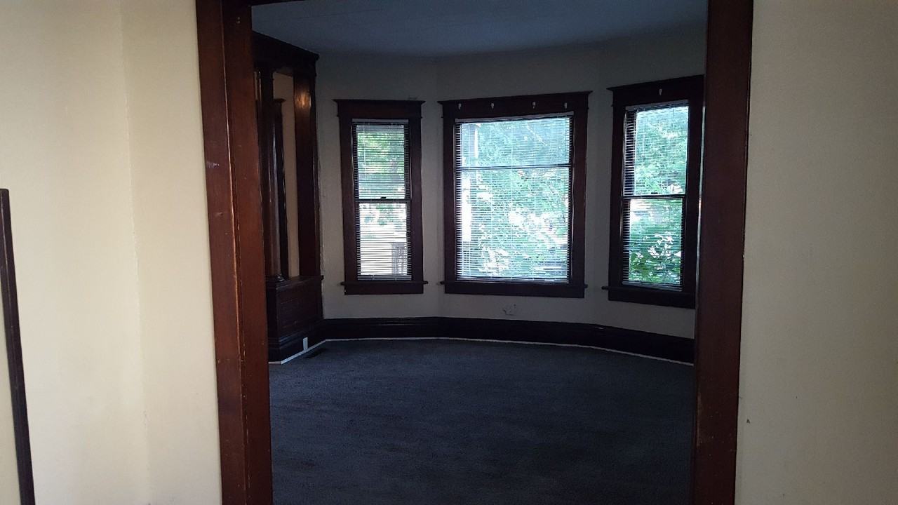 1122 Wellington Street - Photo 3 of 14