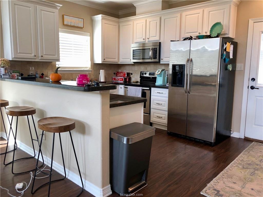 1707 Boardwalk Ct #1 - Photo 4 of 16