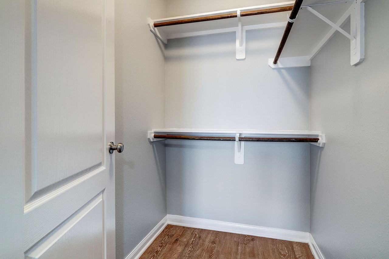 835 Heights - Photo 6 of 18