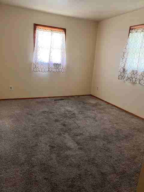 243 Miriam Dr #B - Photo 4 of 6