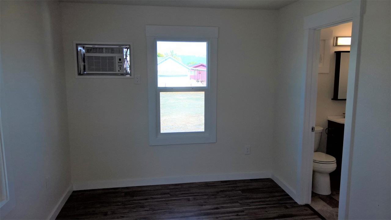 4550 Lakeshore Blvd #3 - Photo 6 of 15
