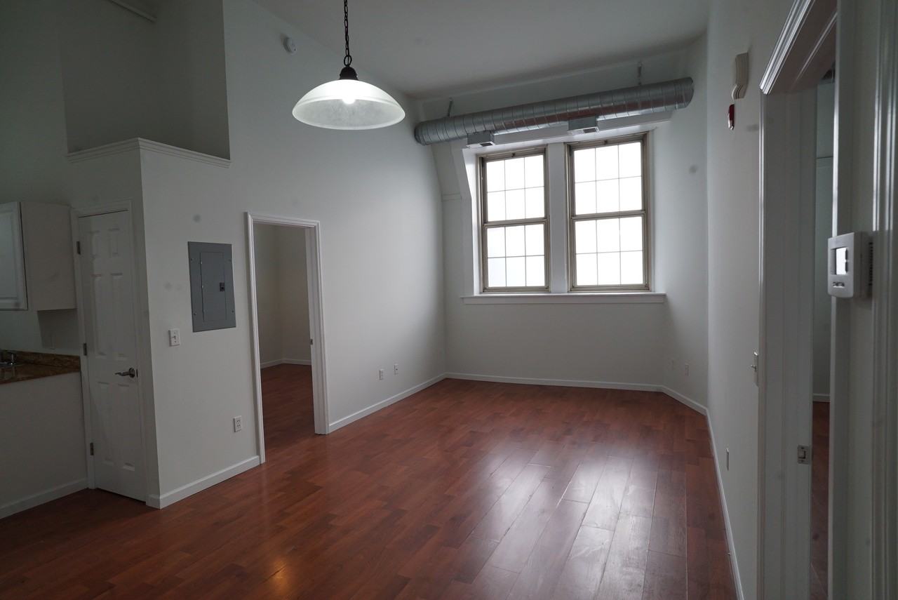 1375 1375 North Ave - W305 #W305 - Photo 2 of 17