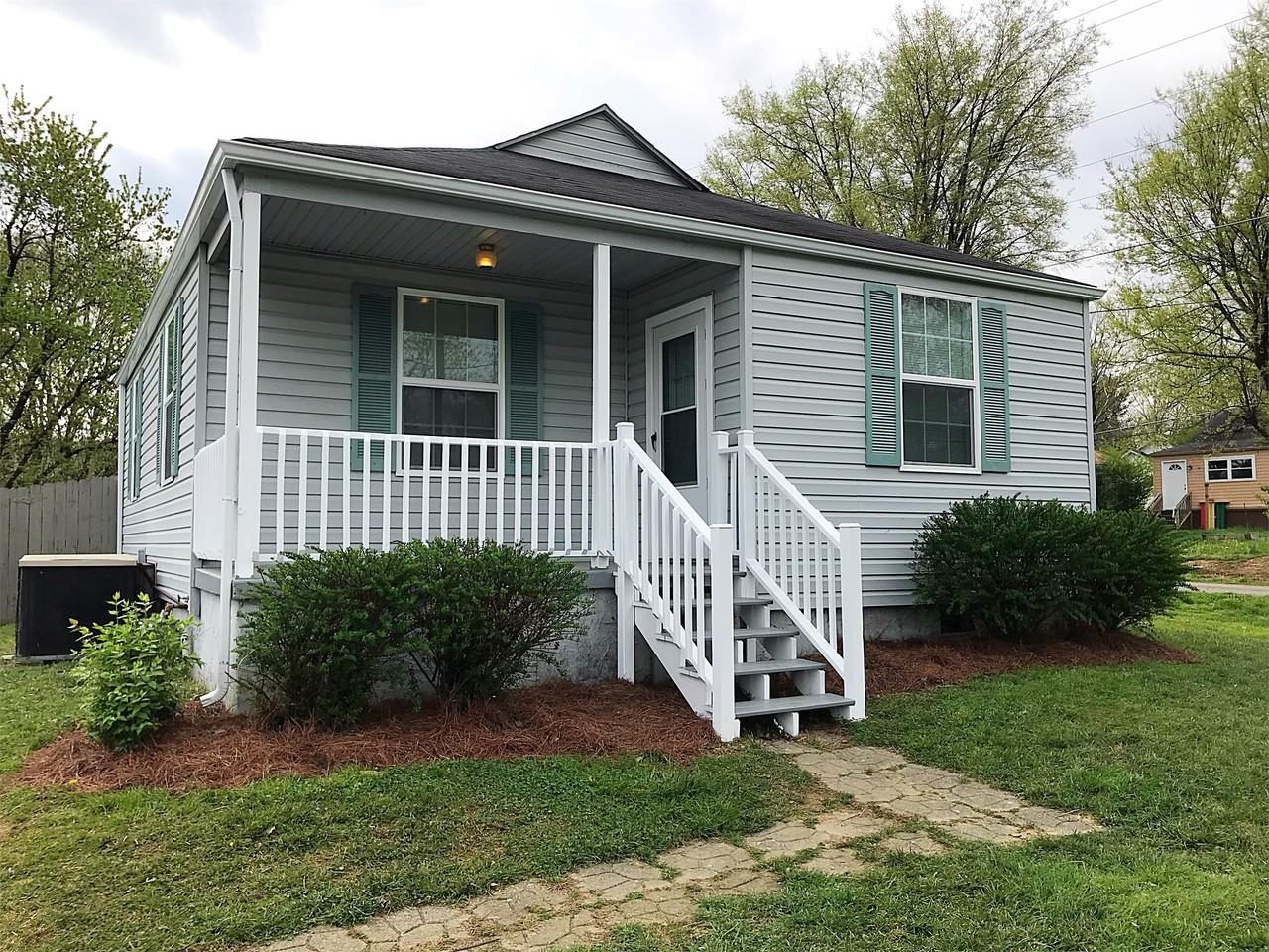 1410 Irwin Ave #1 - Photo 2 of 10