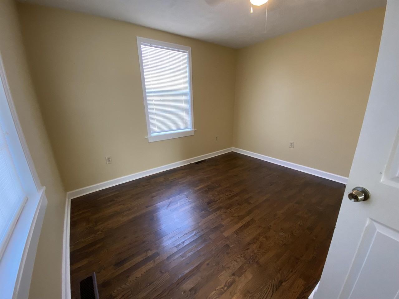 1410 Irwin Ave #1 - Photo 7 of 10