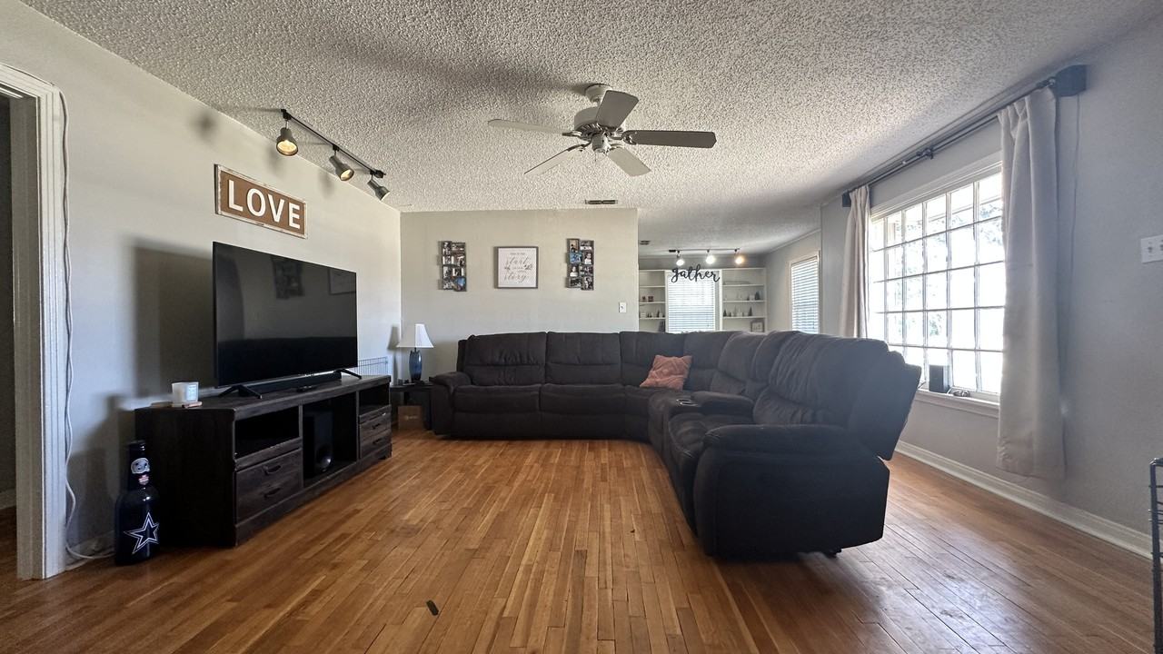 3319 26th St #1 - Photo 5 of 18