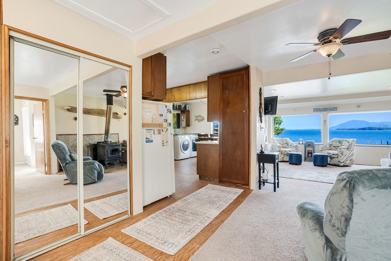 5842 Ketchikan Apt W #1 - Photo 4 of 28