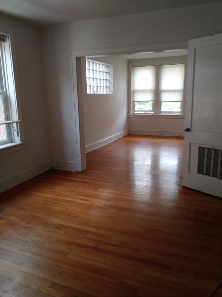 5012 Pernod Avenue #A - Photo 3 of 5