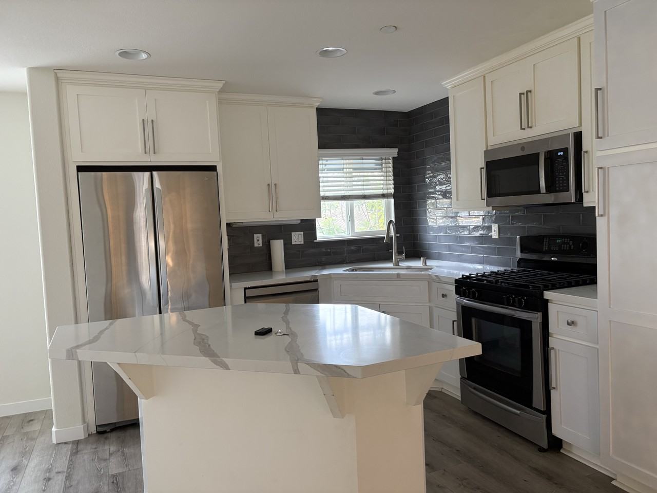 4023 Bluff View Way #1 - Photo 3 of 33