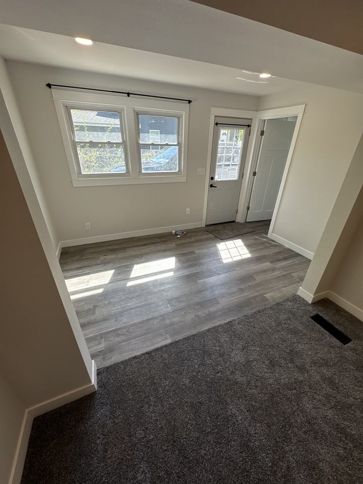 914 Lakeside Ave #1 - Photo 4 of 25