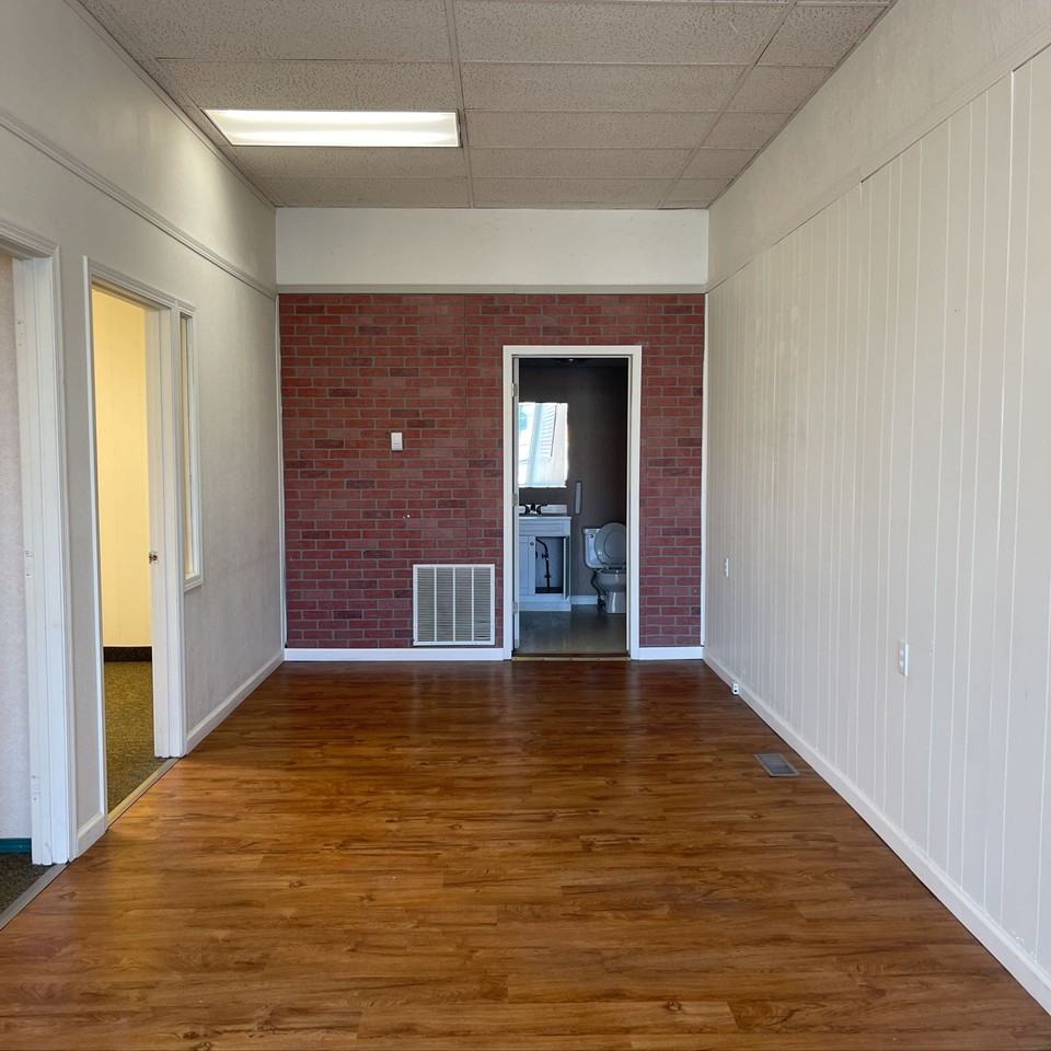 108 N 5th St #1 - Photo 3 of 11