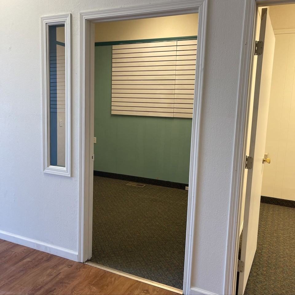 108 N 5th St #1 - Photo 4 of 11