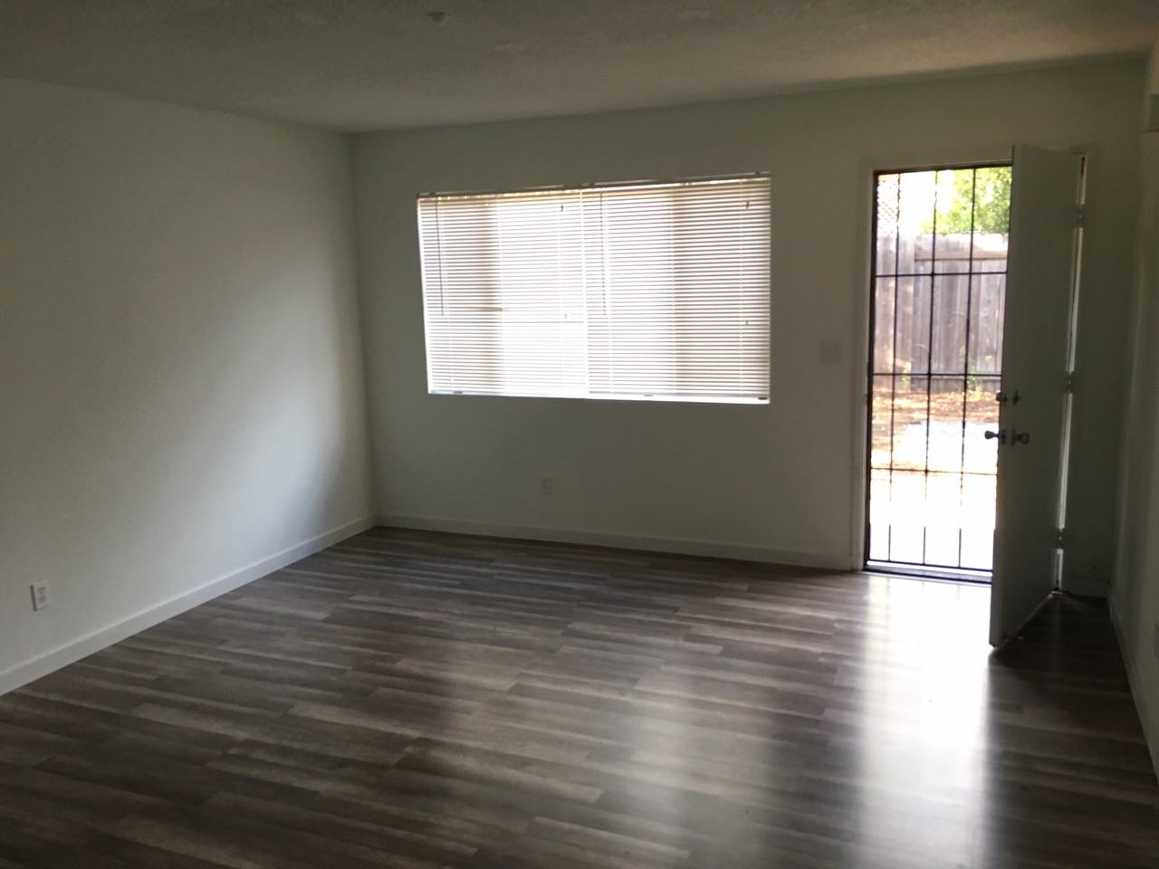 931 South Davis Street #931 - Photo 2 of 5