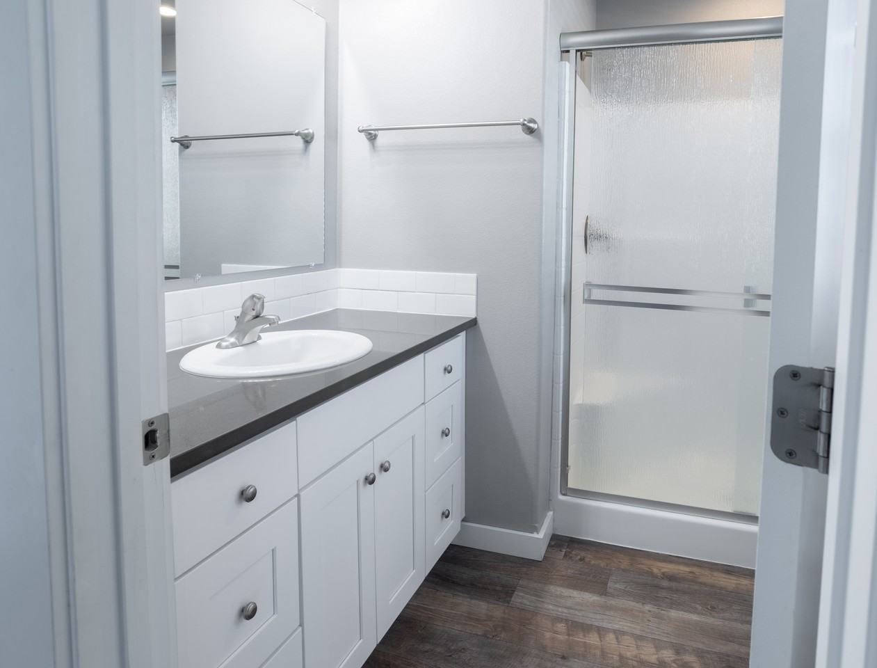 924 South Division - Premium with Garage - Photo 6 of 9