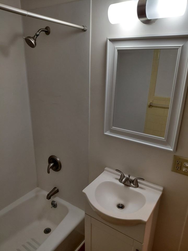 812 S College St #812-6 - Photo 6 of 8