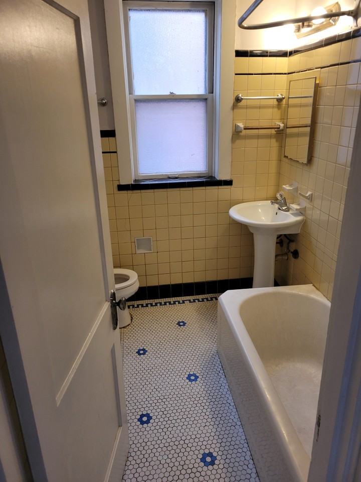 4307 South Grand Boulevard #B - Photo 6 of 10